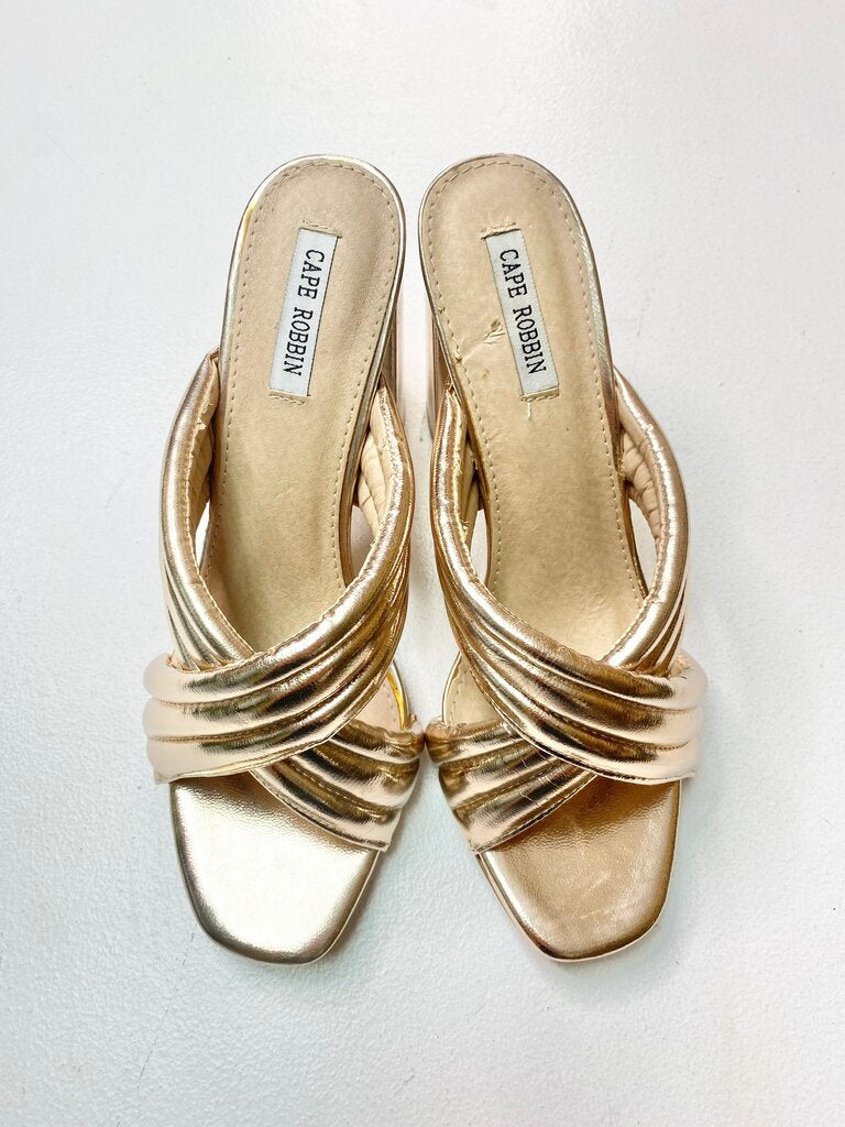 CAPE ROBBIN MULES 8.5 OTR