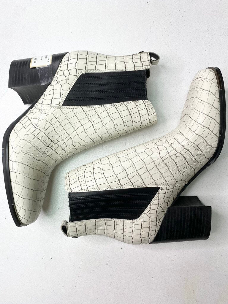 MARC FISHER SHOES 8 OTR