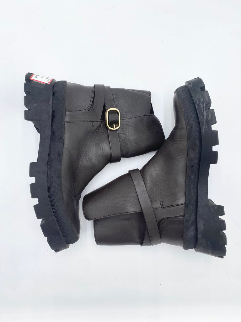 ZARA BOOTS 39 OTR