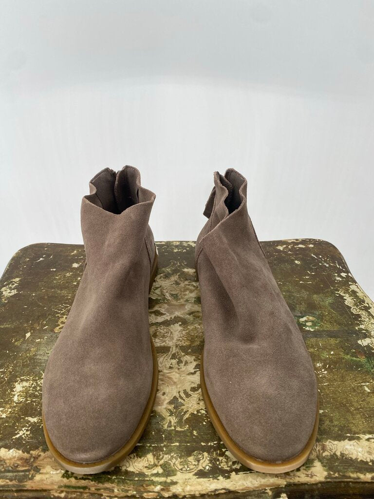 DIRTY LAUNDRY BOOTS 9 OTR