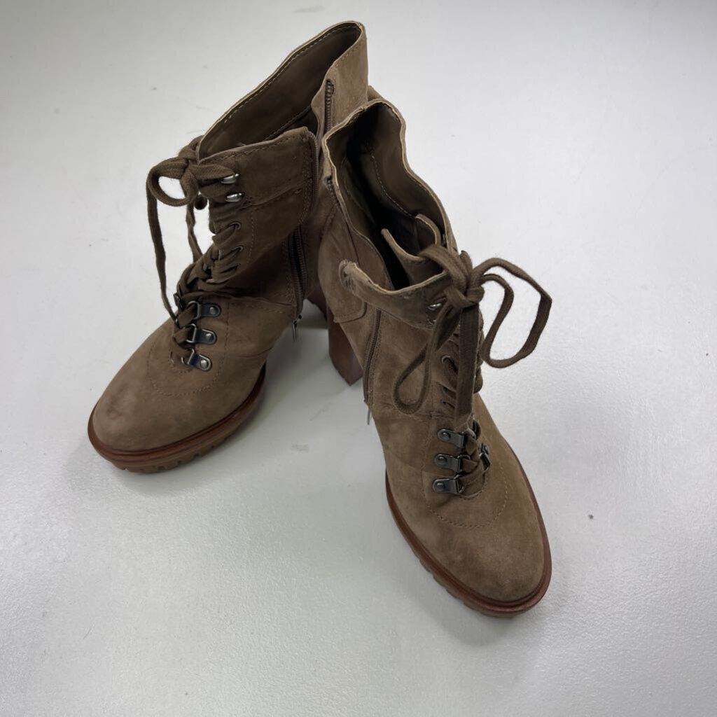 VINCE CAMUTO KNEE HIGH BOOTDS 10 OTR