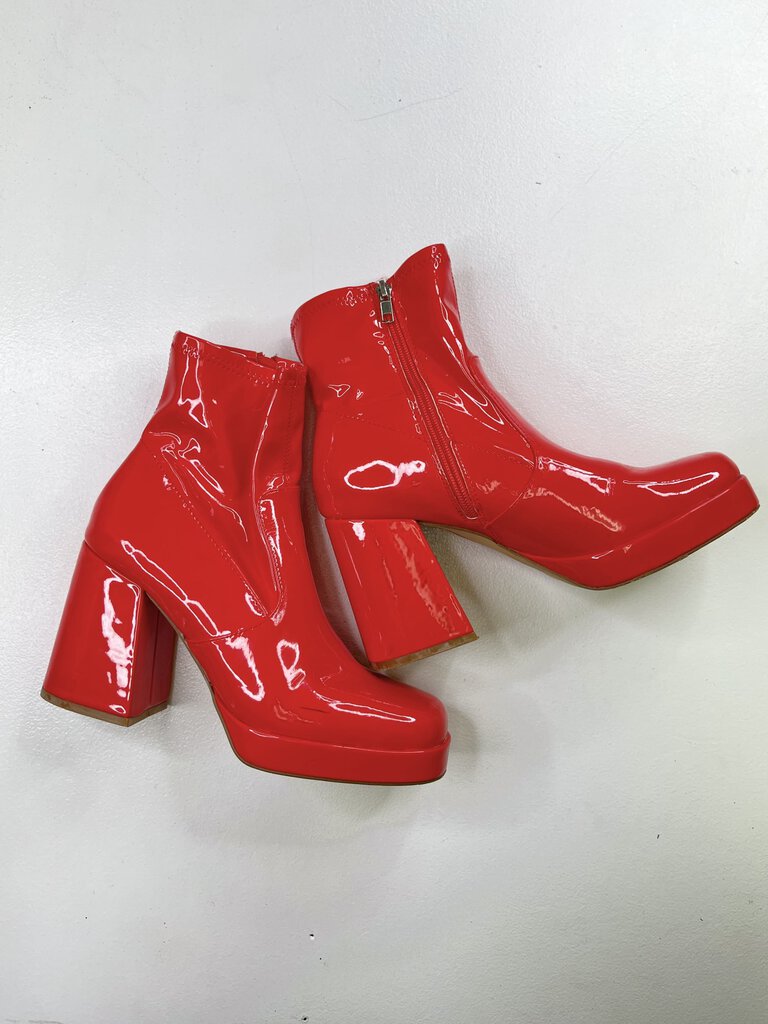 STEVE MADDEN BOOTS 9 OTR