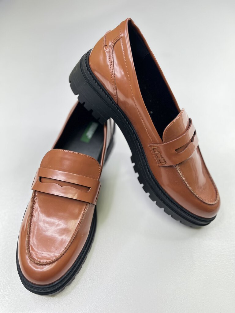 BENETTON SHOES 39 OTR