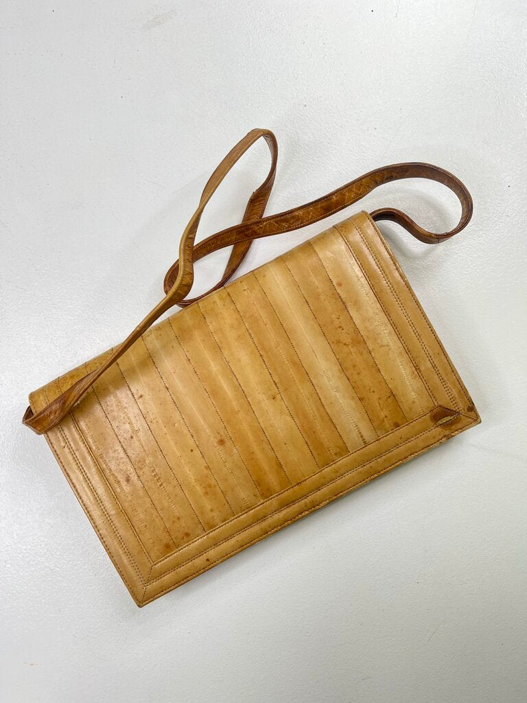 VINTAGE HANDBAG OTR