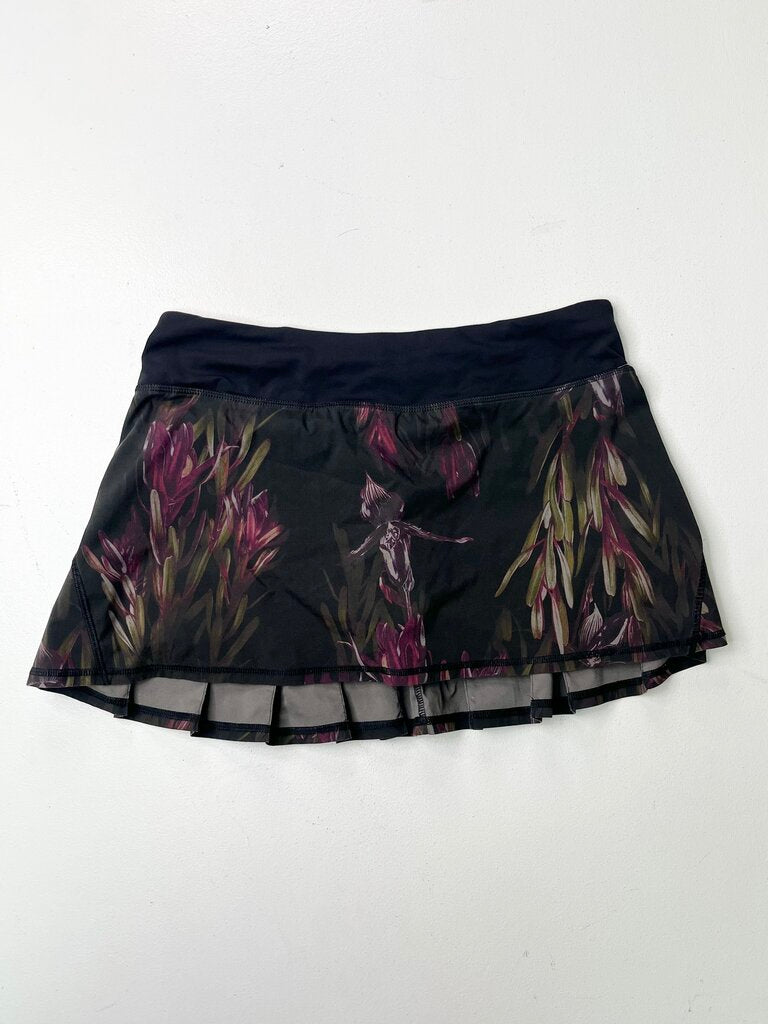LULULEMON SKIRT 8 OTR