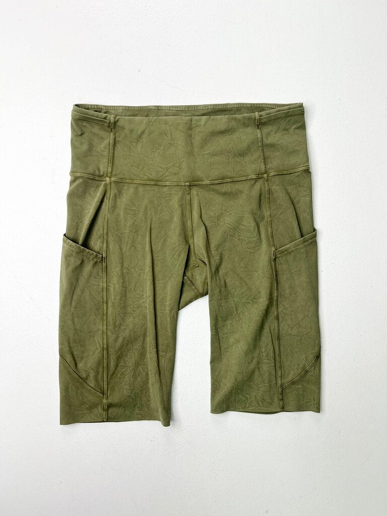 LULULEMON SHORTS 8 OTR