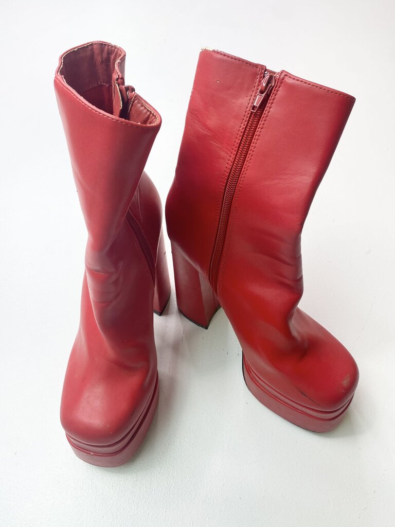 NO NAME BOOTS 8.5 OTR