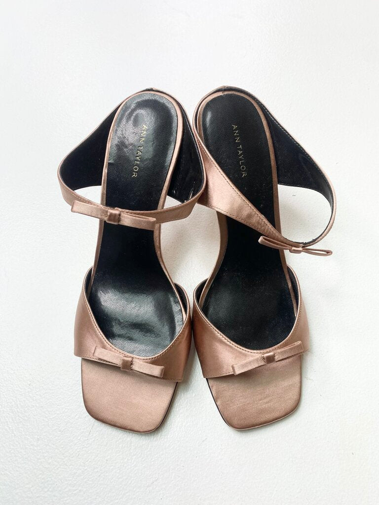 ANN TAYLOR SANDAL 7.5 OTR