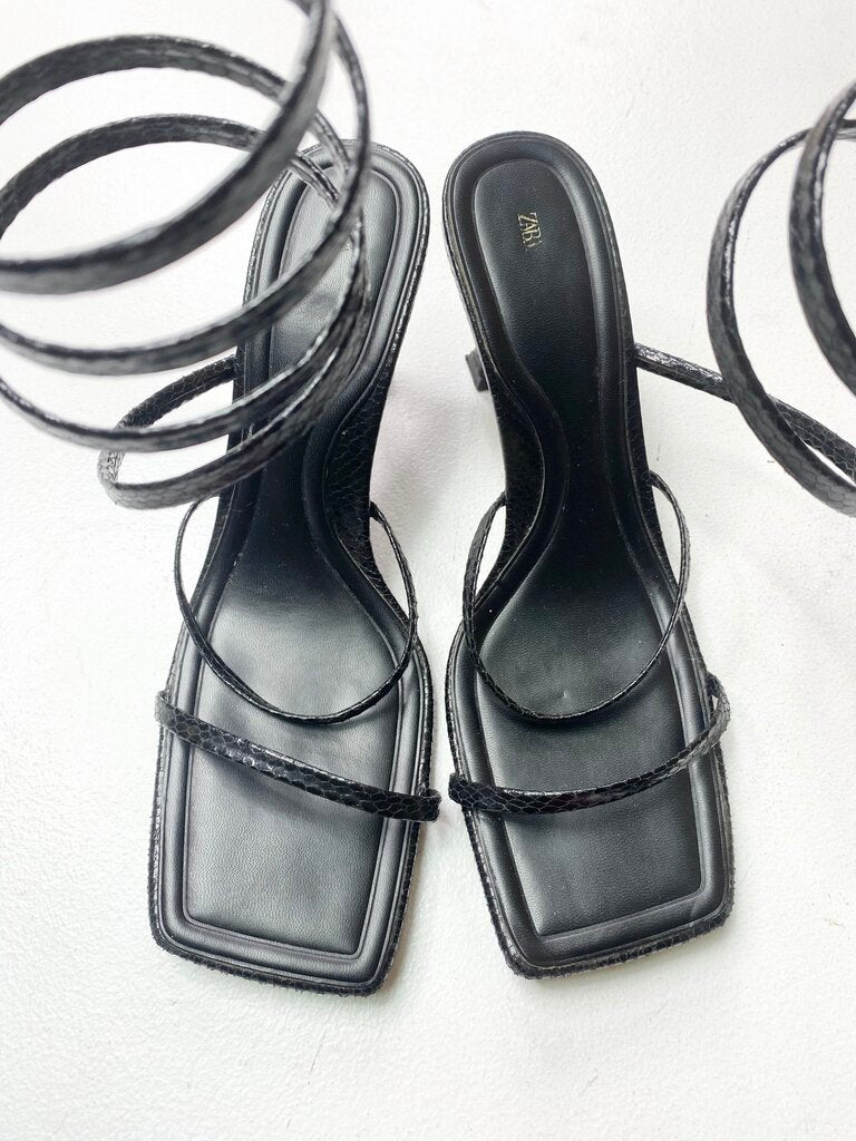 ZARA HEELS 40 OTR