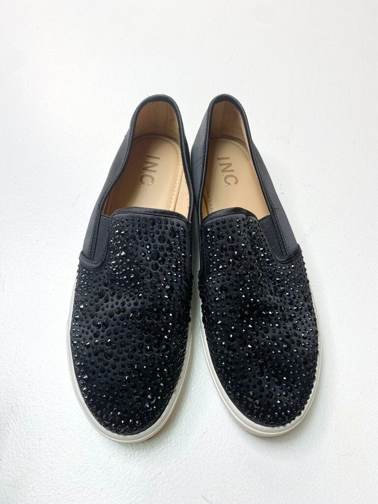 INC SNEAKER 8 OTR