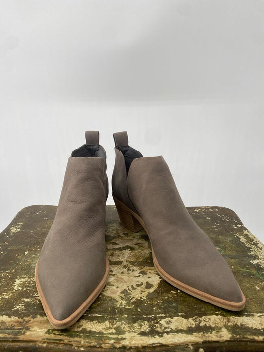 DOLCE VITA BOOT 8.5 OTR