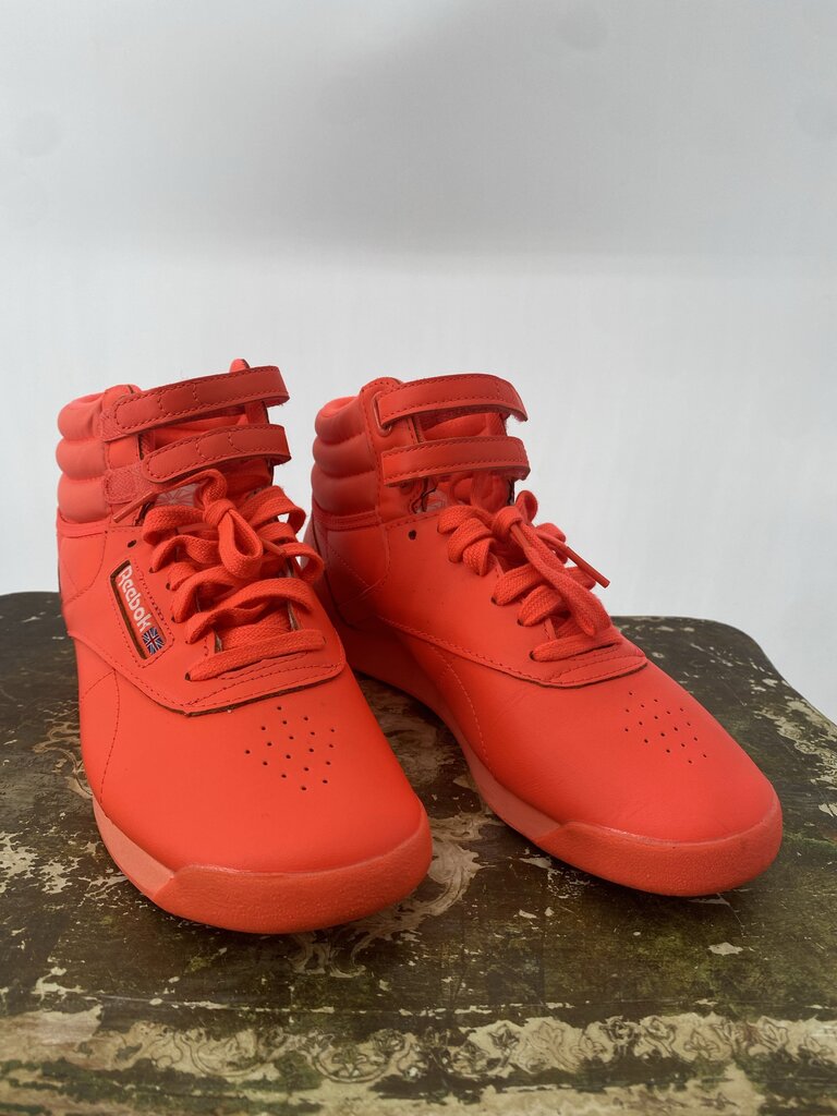 REEBOK SHOES 7.5 OTR