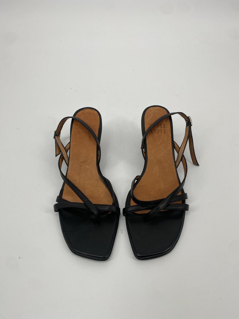 ZOU XOU SANDALS 8.5 PREMIUM
