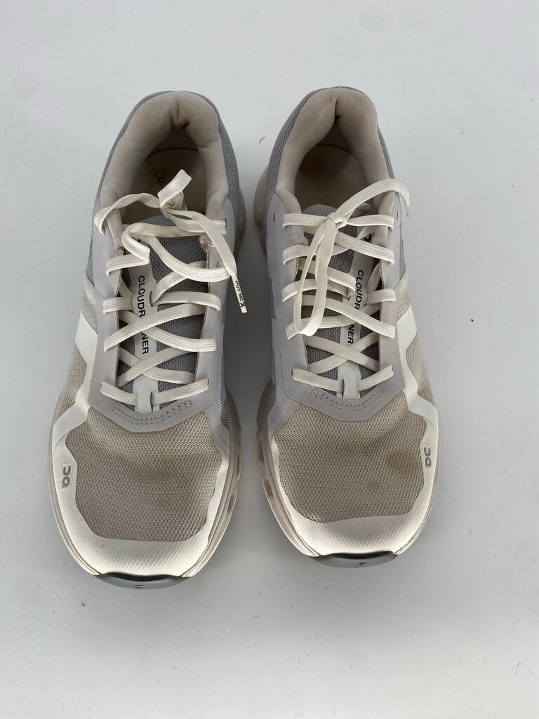 ON SHOES 9.5 PREMIUM