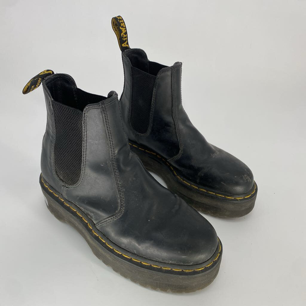 DOC MARTENS BOOTS 9 PREMIUM