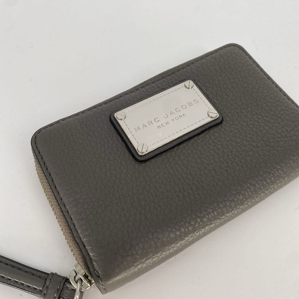 MARC JACOBS CLUTCH PREMIUM